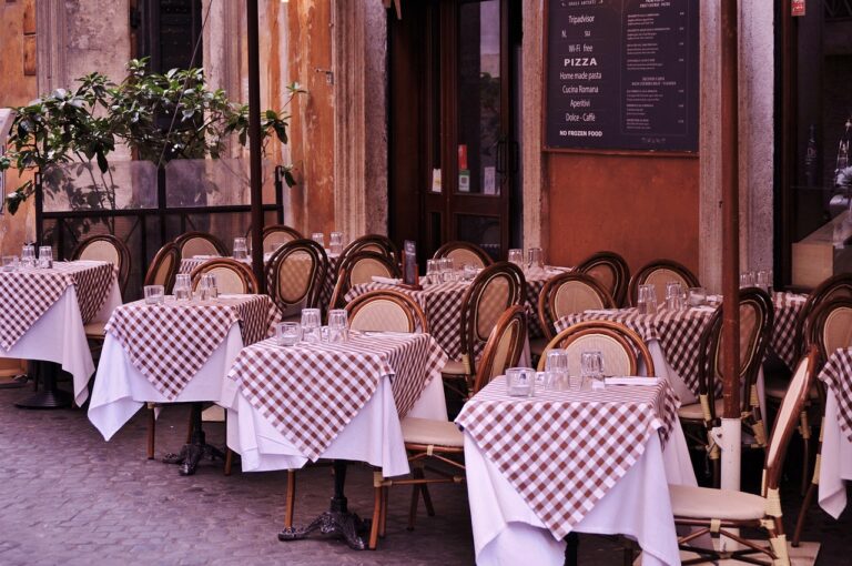 What is a Bistro Restaurant? Discover Its Unique Charm